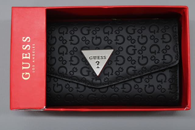 Carteras Guess