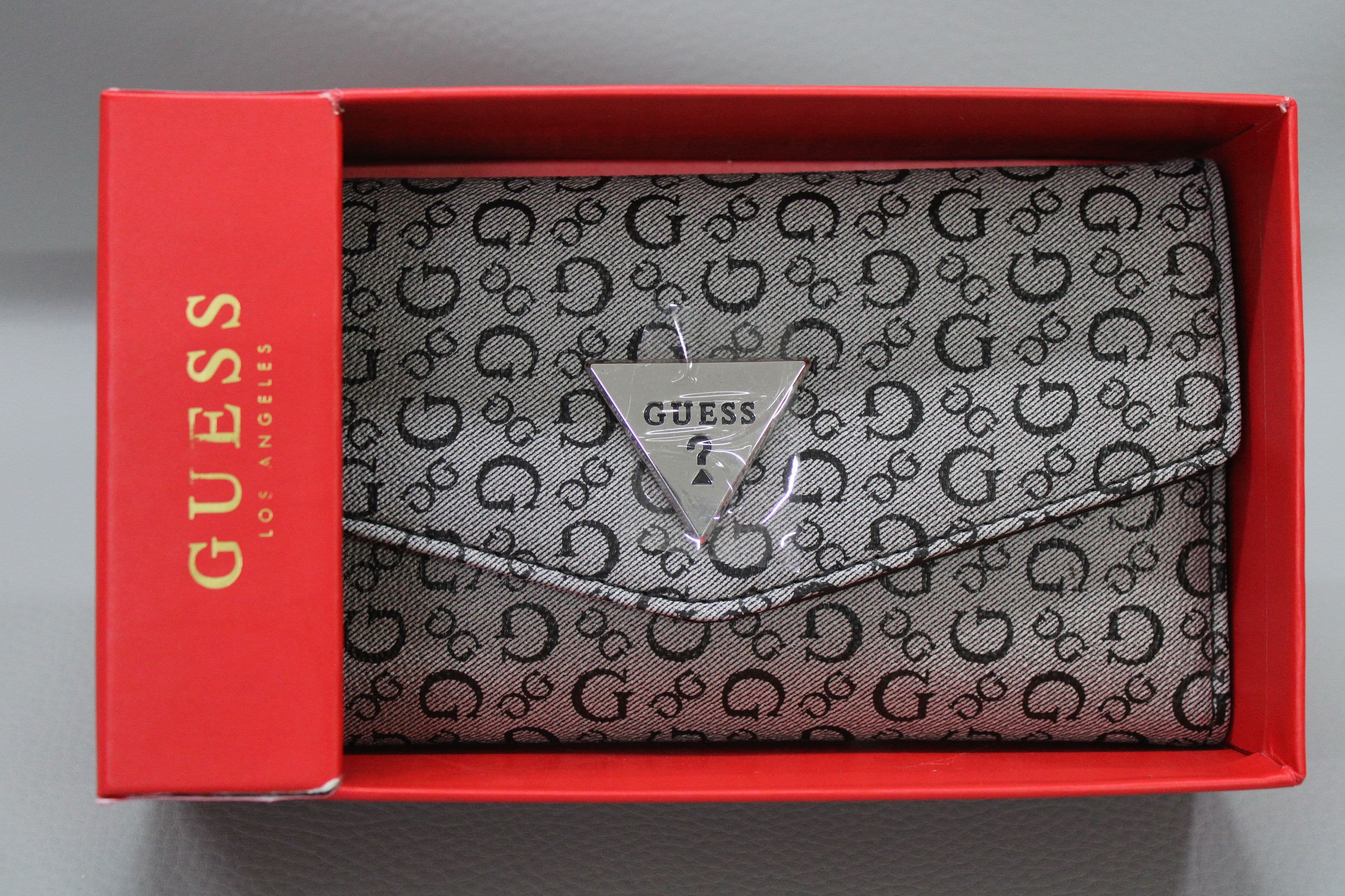 Carteras Guess