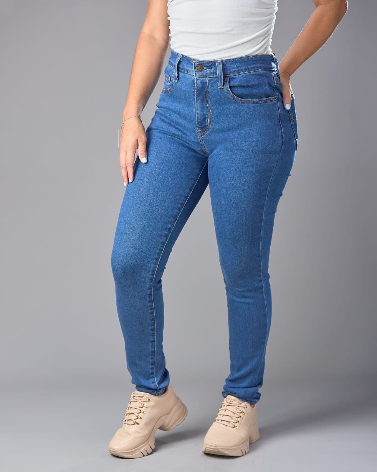 JEANS LEVIS DE MUJER 721 HIGH - RISE SKINNY