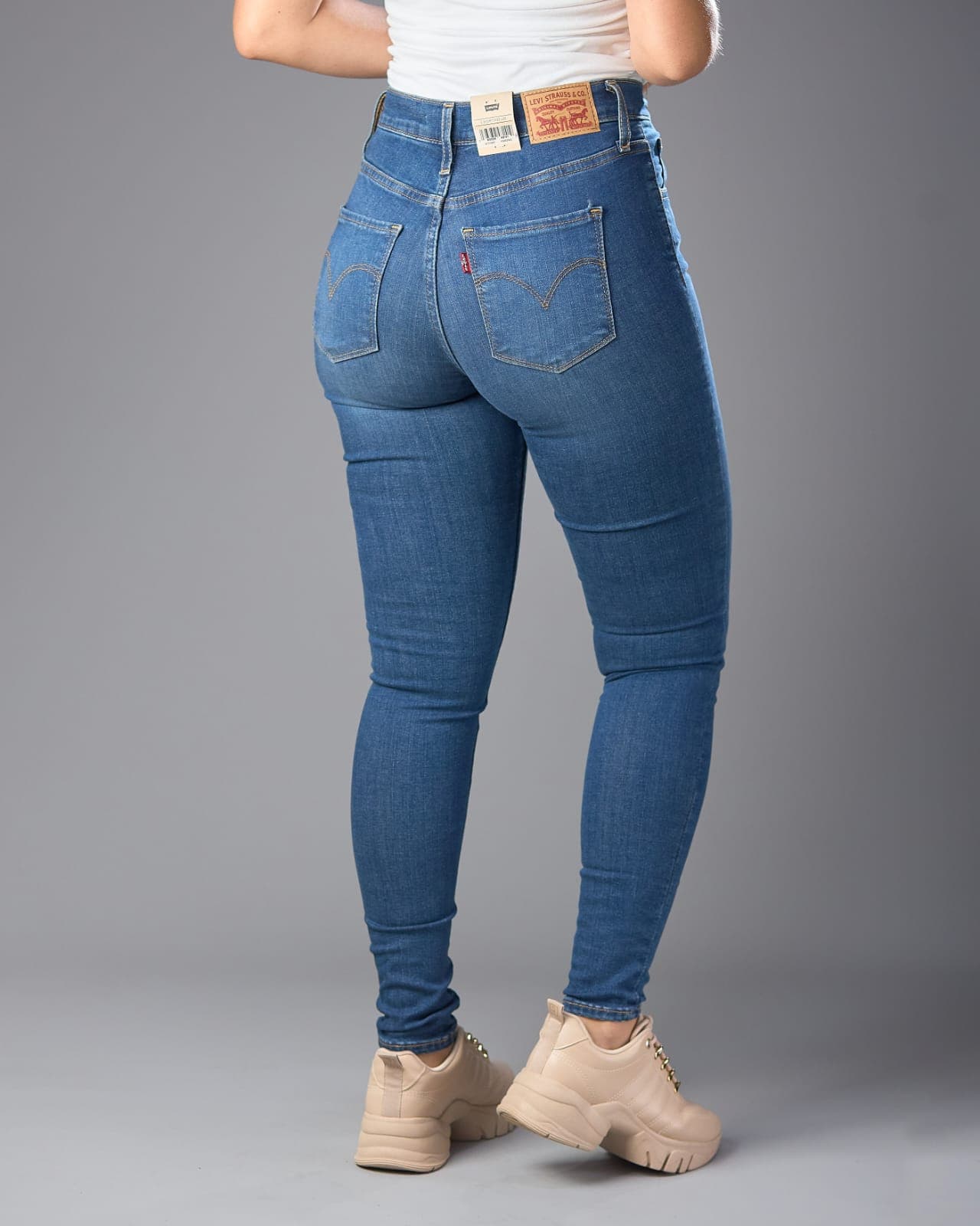 JEANS LEVIS DE MUJER 720 HIGH - RISE SUPER SKINNY