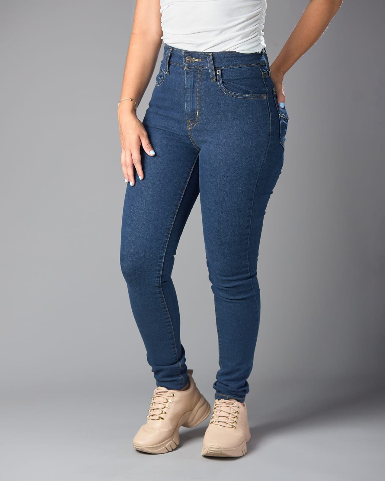 JEANS LEVIS DE MUJER 721 HIGH - RISE SKINNY