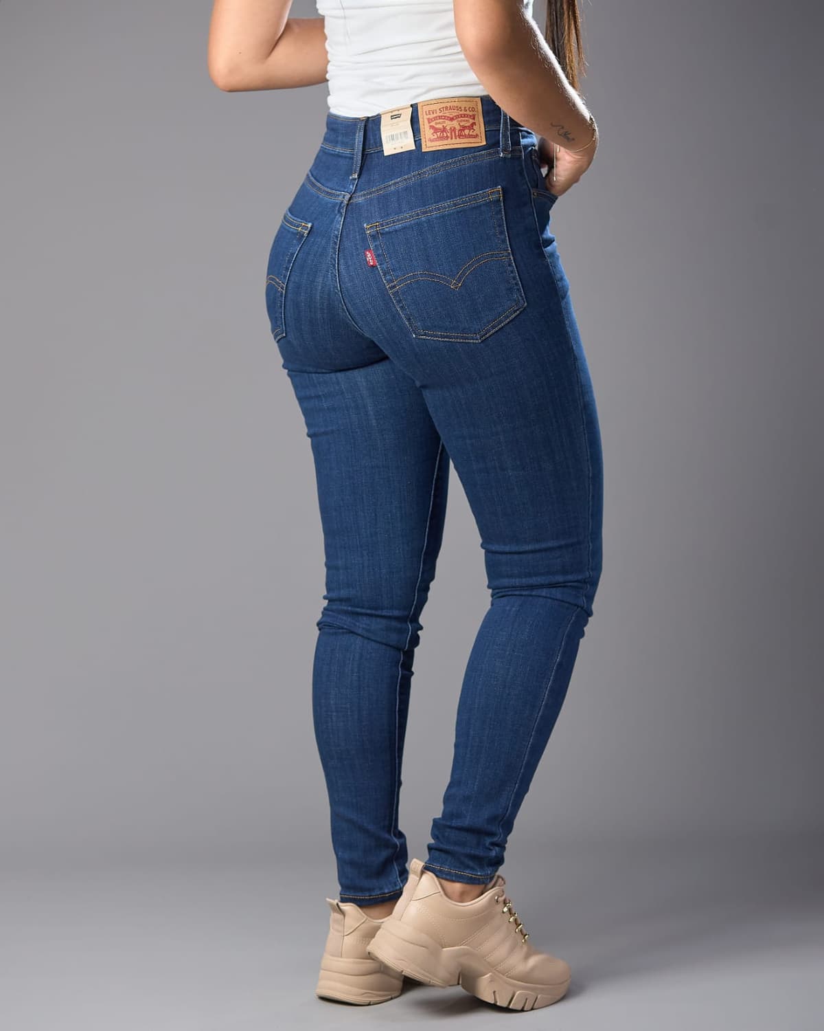 JEANS LEVIS DE MUJER 721 HIGH - RISE SKINNY